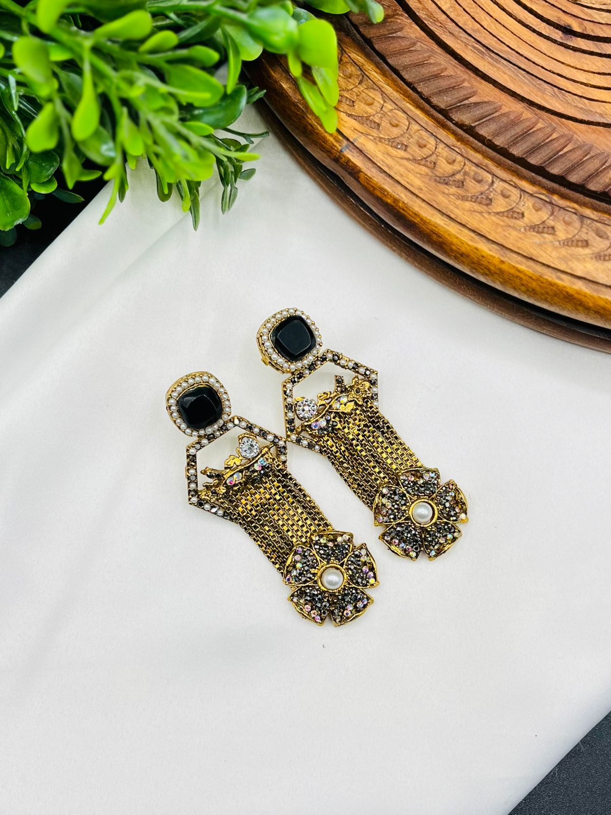 CRIMSON PEARL LUXE EARRINGS