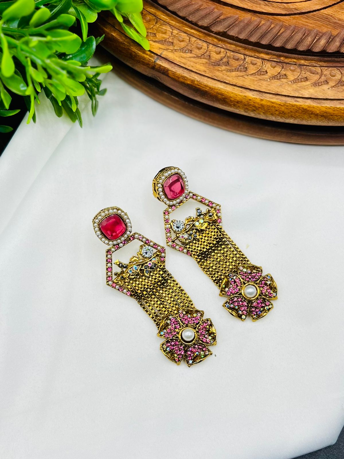 CRIMSON PEARL LUXE EARRINGS