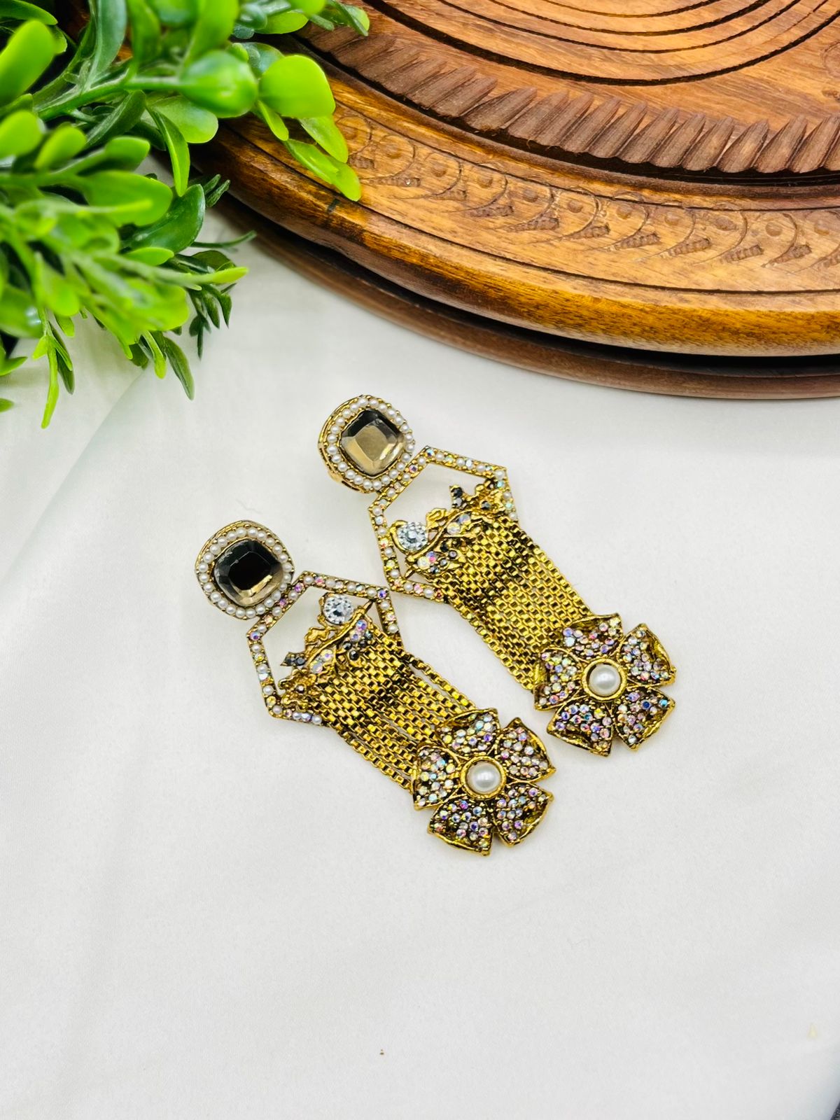 CRIMSON PEARL LUXE EARRINGS