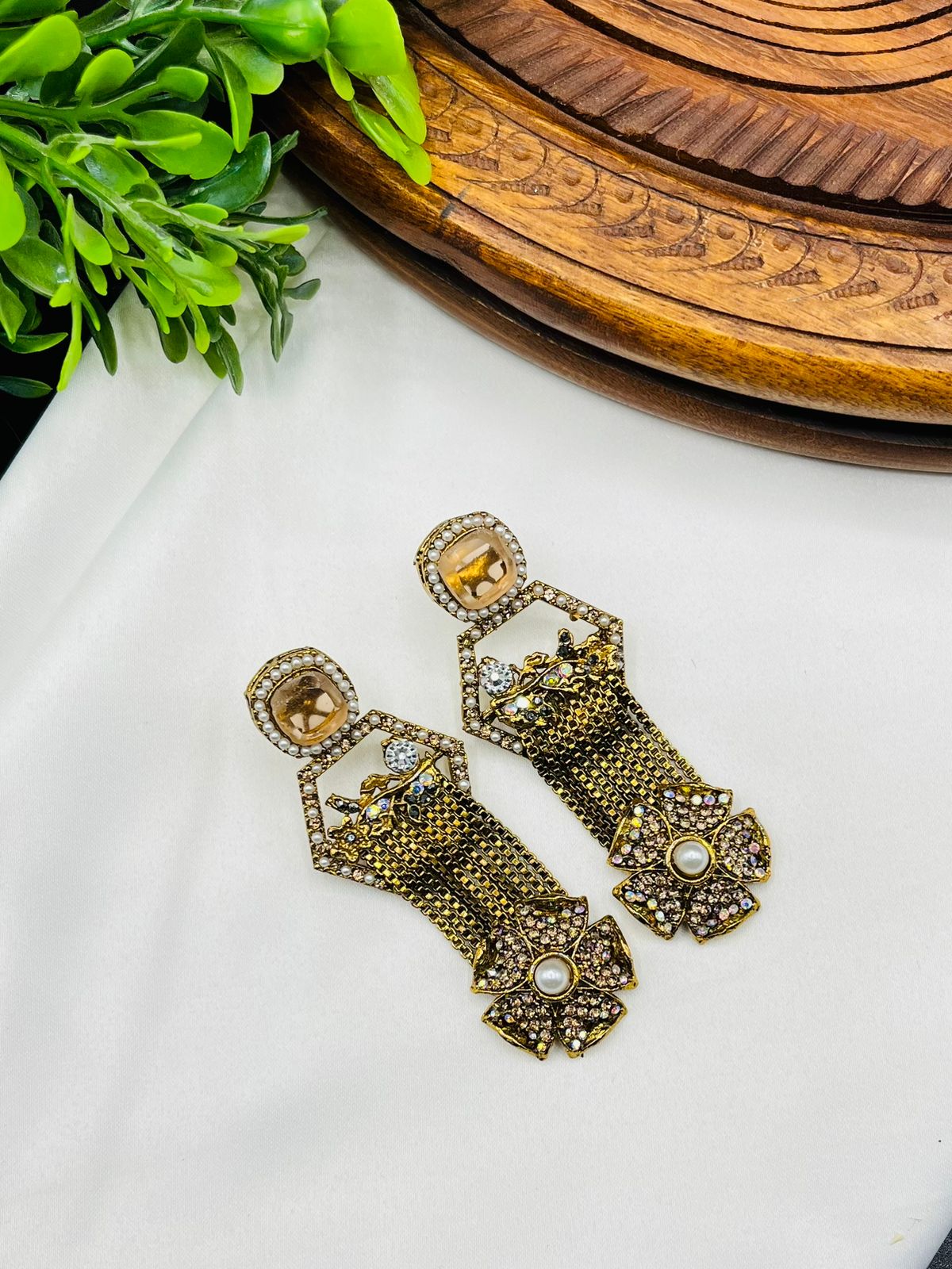 CRIMSON PEARL LUXE EARRINGS