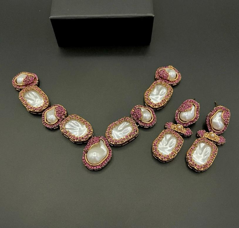 Designer Necklace Set – Pearl Glow Edition
