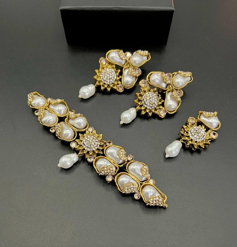 MOP & Floral Choker Set – Luxe Pearl Edition