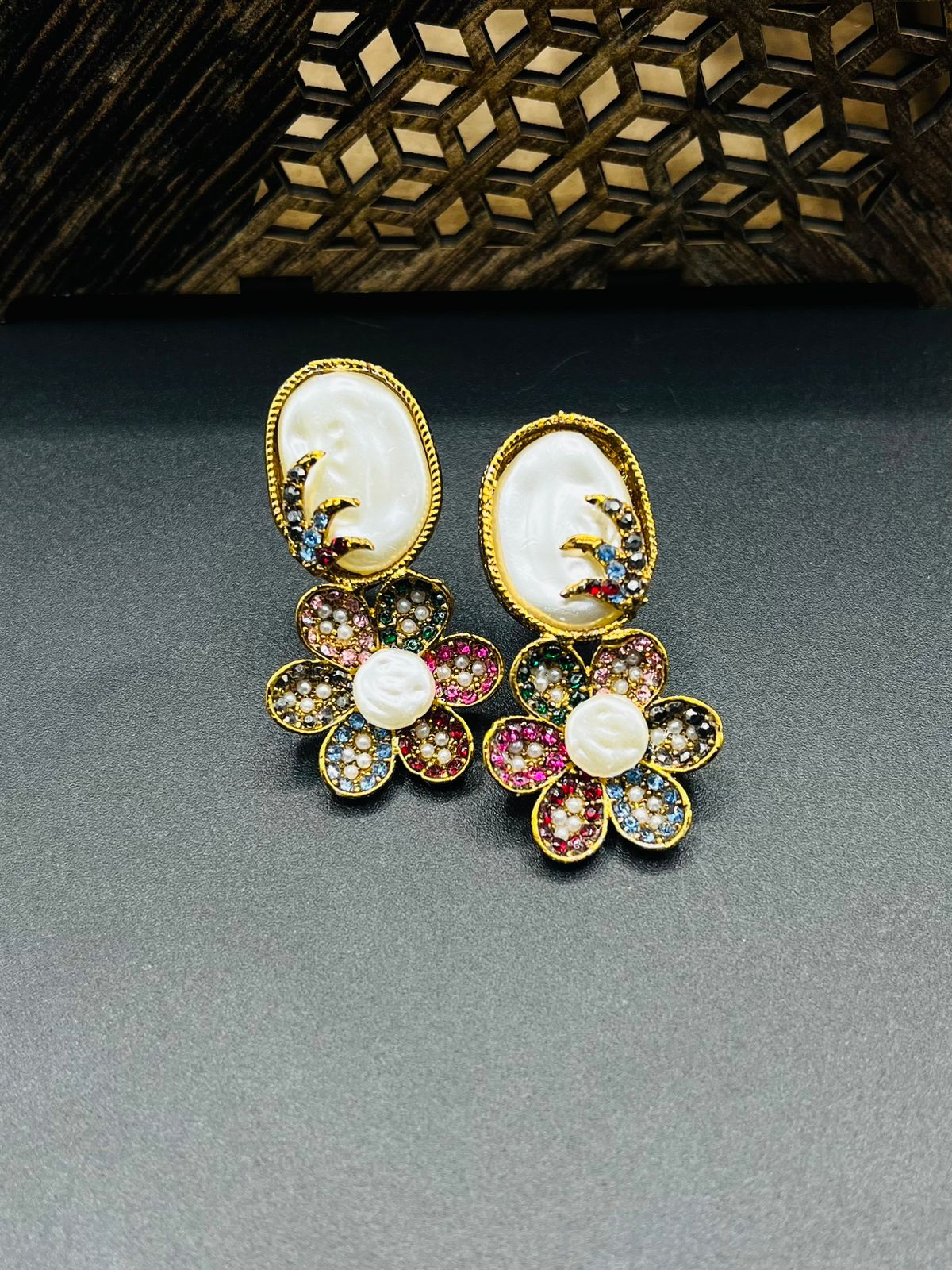 Vintage Pearl Cameo Floral Earrings – Crystal Statement Jewelry