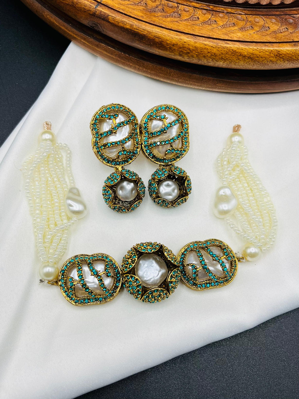 OCEAN ELEGANCE PEARL & CRYSTAL SET